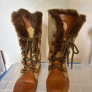 Women's Fur-Lined Winter Boots